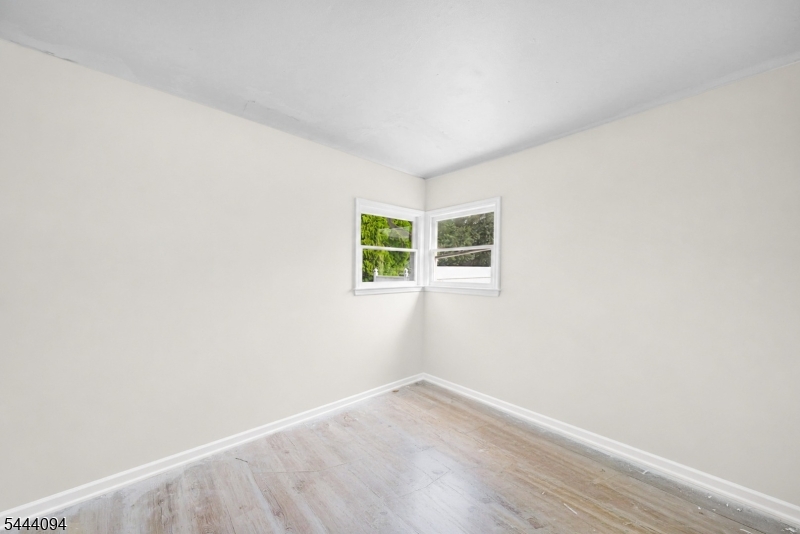45 Leonard Ter Property Photo 15