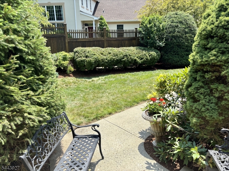 7 Dickerson Ct Property Photo 3