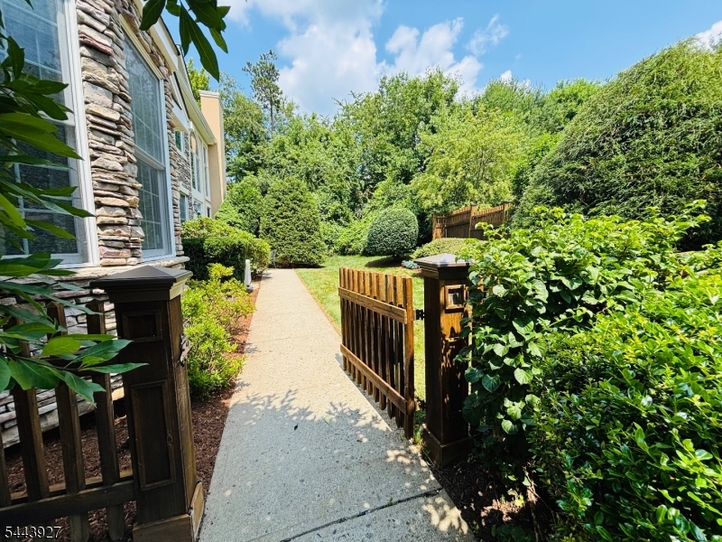 7 Dickerson Ct Property Photo 4