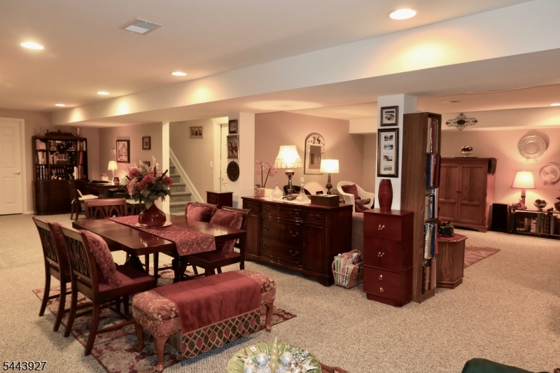 7 Dickerson Ct Property Photo 19