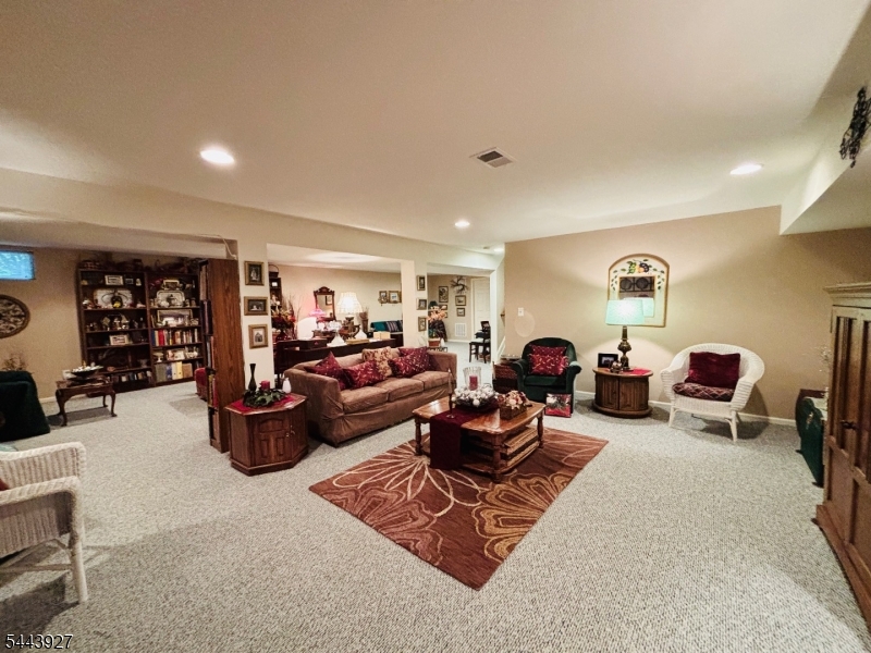 7 Dickerson Ct Property Photo 20