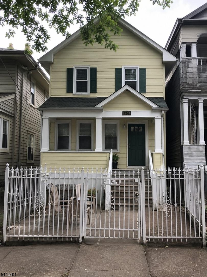 101 Columbia Ave Property Photo 1