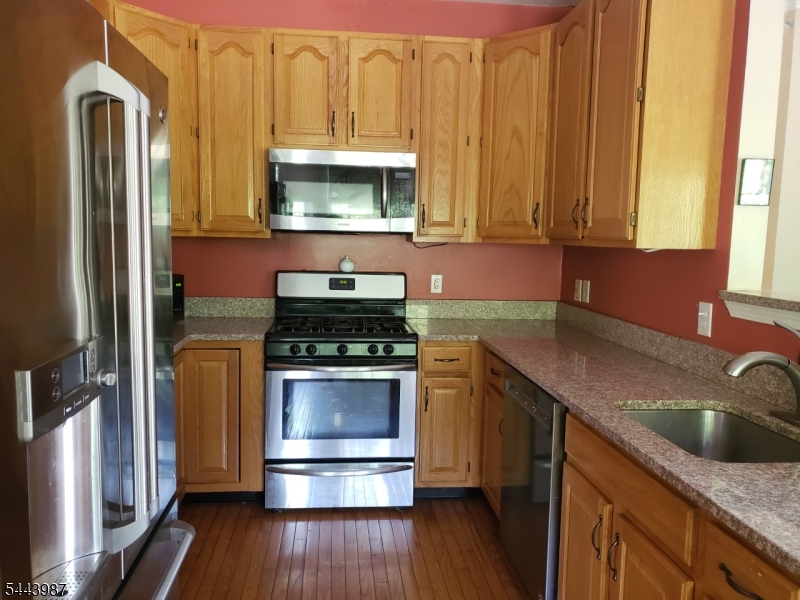 26 Worthington Ter Property Photo 4
