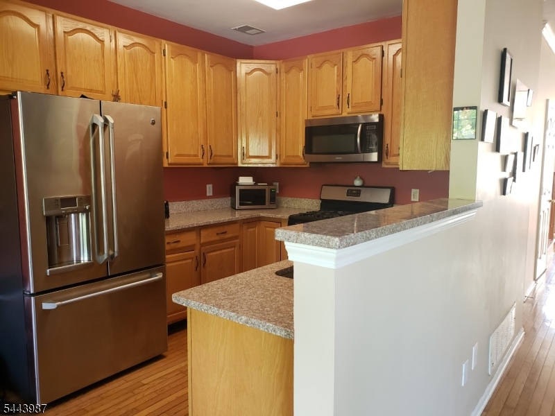 26 Worthington Ter Property Photo 5