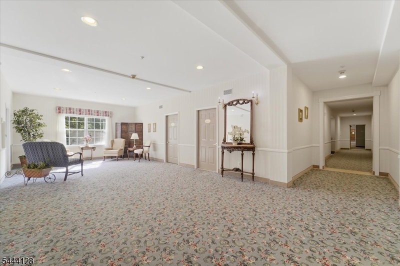 1311 Richmond Rd Property Photo 4