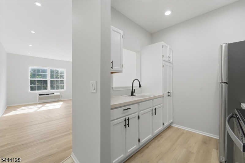 1311 Richmond Rd Property Photo 5