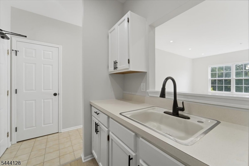 1311 Richmond Rd Property Photo 6