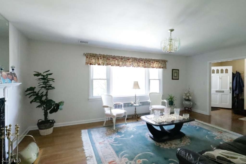 114 Sussex Ave Property Photo 6