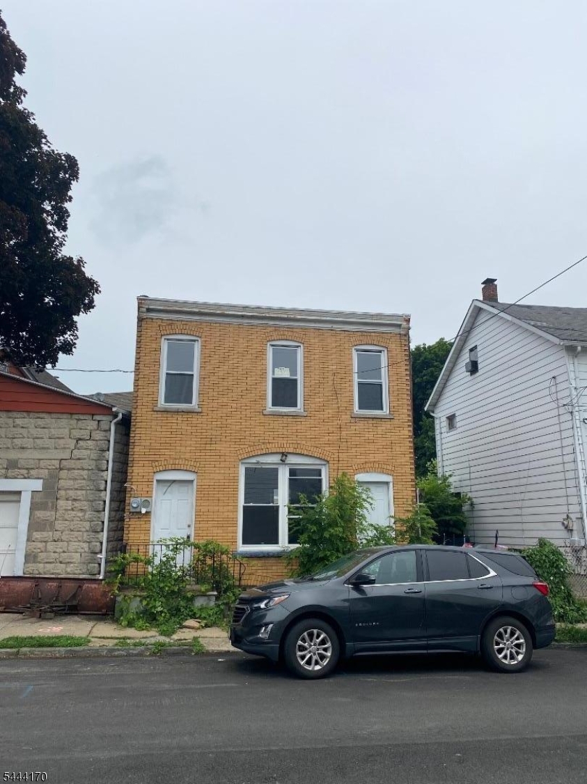 9 Lewis St Property Photo 2
