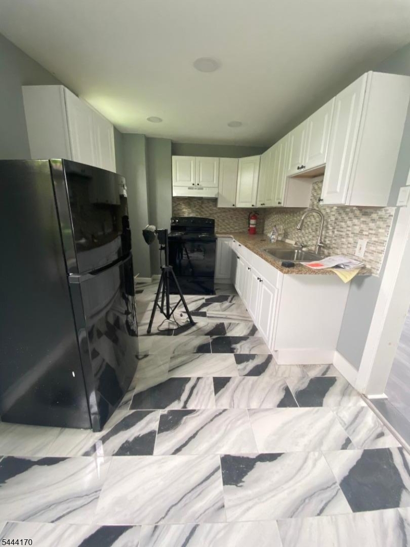 9 Lewis St Property Photo 7