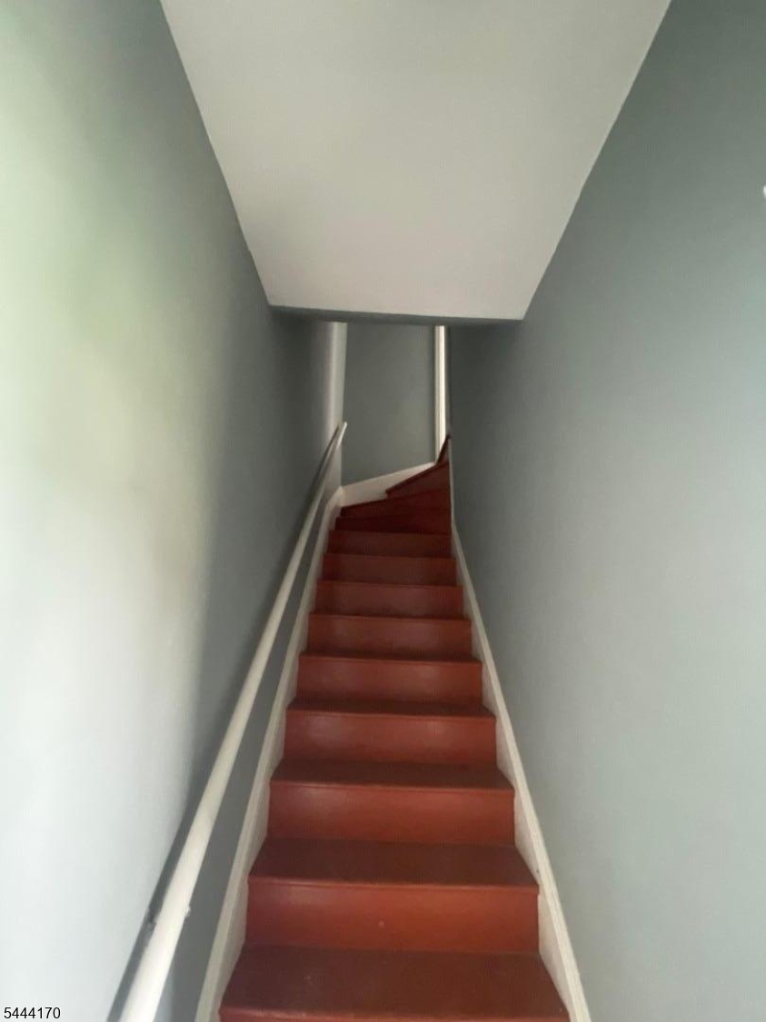 9 Lewis St Property Photo 8