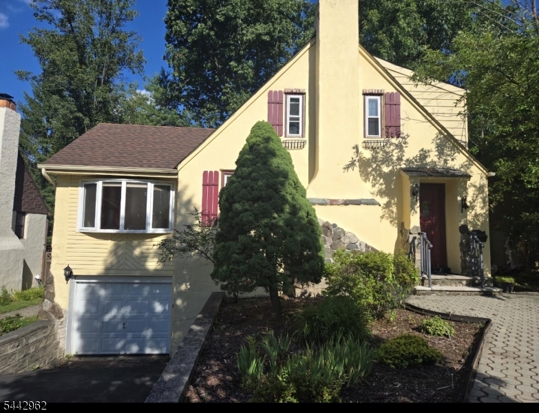 17 Dogwood Ter Property Photo 1