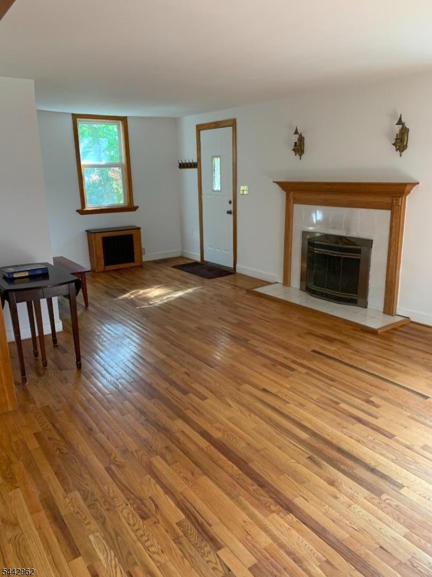 17 Dogwood Ter Property Photo 3