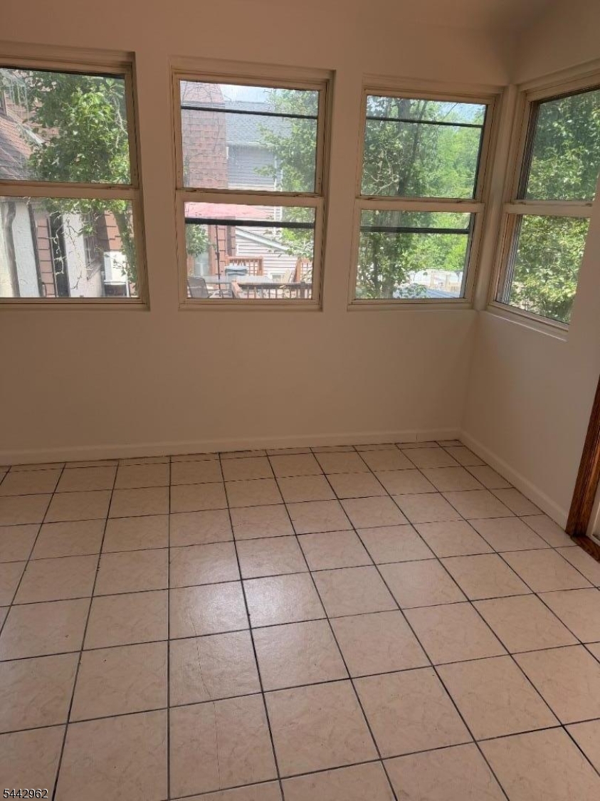 17 Dogwood Ter Property Photo 8