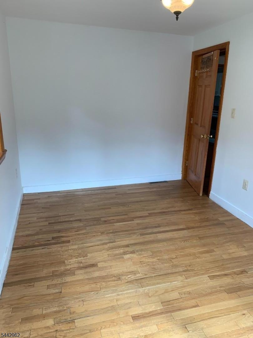 17 Dogwood Ter Property Photo 9
