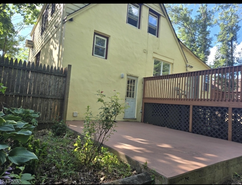 17 Dogwood Ter Property Photo 14