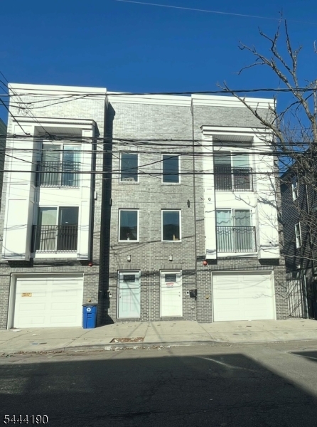 120 Fleming Ave Property Photo 1