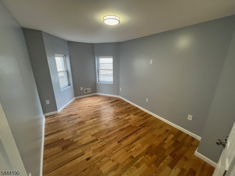 120 Fleming Ave Property Photo 5