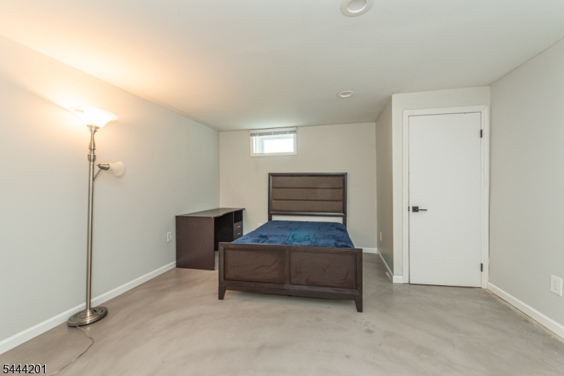 388 Irving Ave Property Photo 17