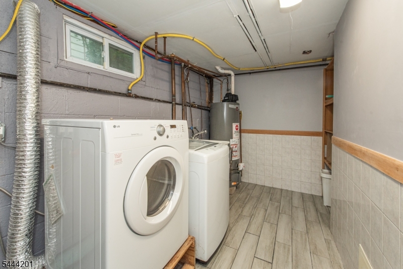 388 Irving Ave Property Photo 20