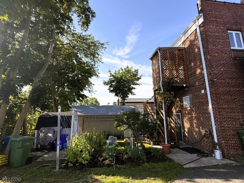 69 Main St Property Photo 10