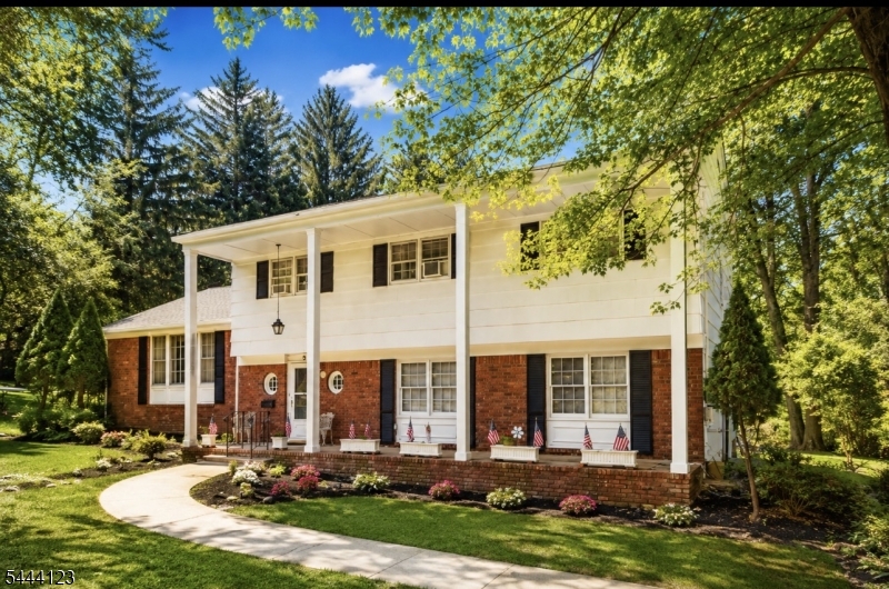 5 Brookwood Dr Property Photo 1