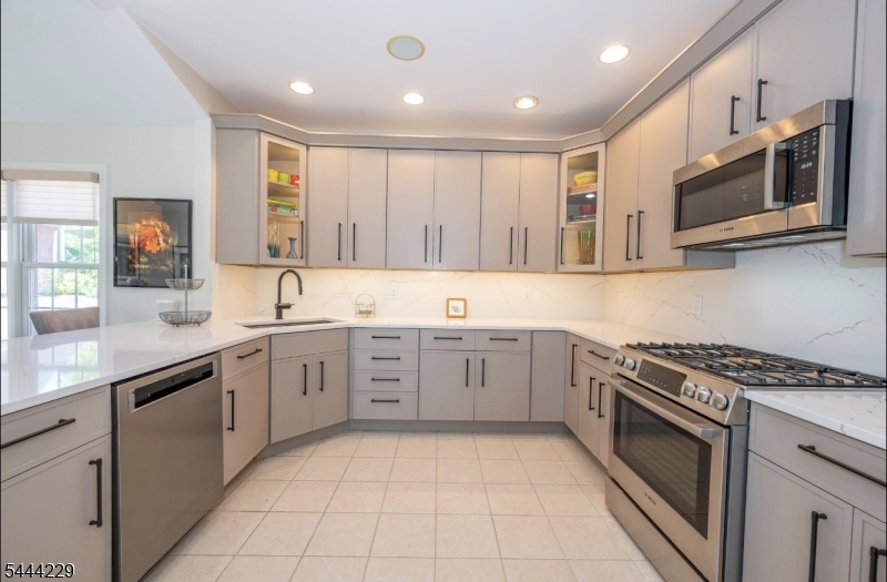 26 Turnberry Ln Property Photo 3