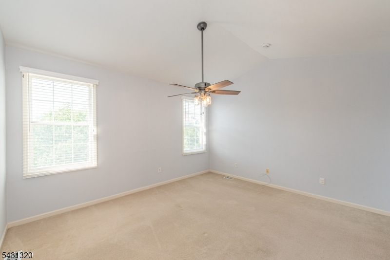 46 Devonshire Dr Property Photo 13