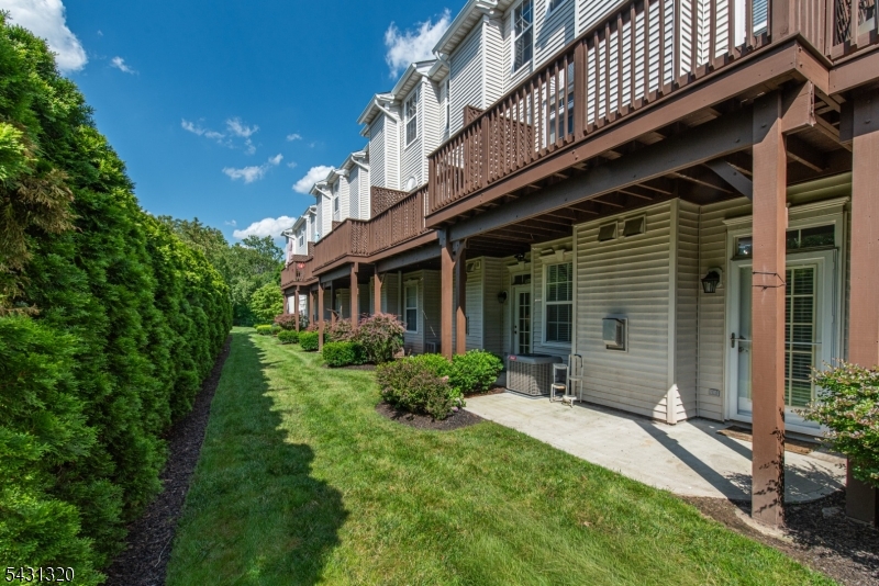 46 Devonshire Dr Property Photo 25