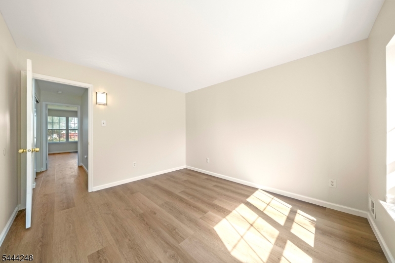 123 Harrow Dr Property Photo 16