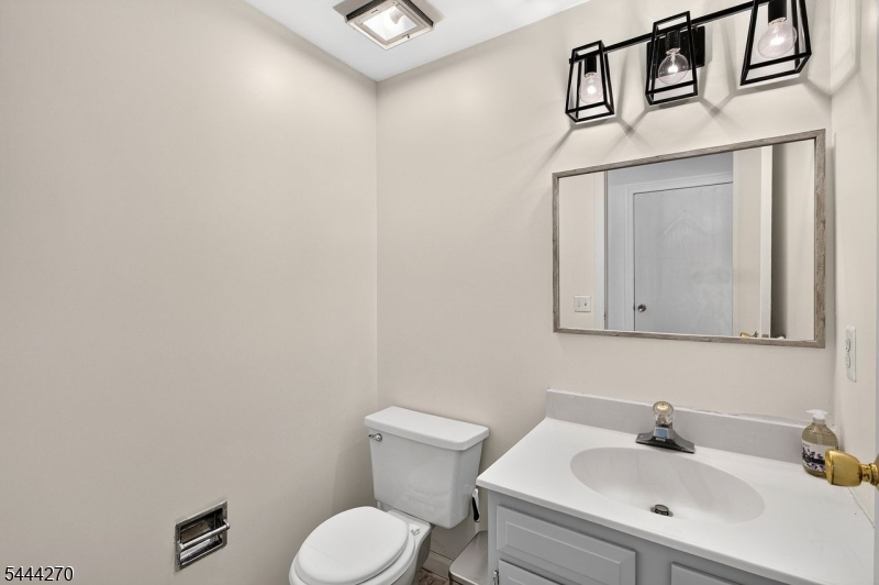 127 W End Ave Property Photo 10