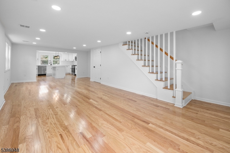 206 Linden Ave Property Photo 3