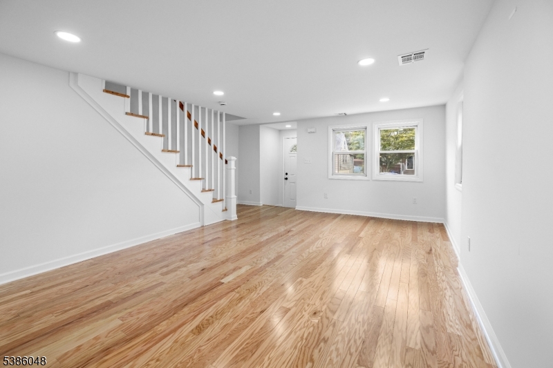 206 Linden Ave Property Photo 5