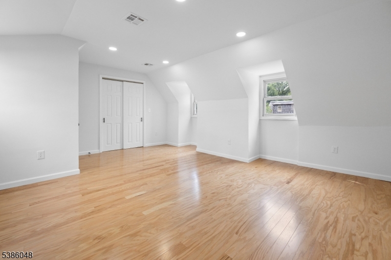206 Linden Ave Property Photo 7