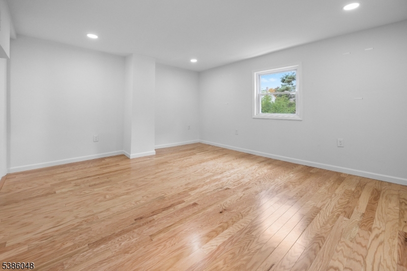 206 Linden Ave Property Photo 9