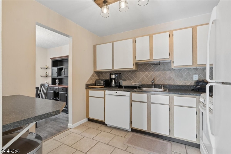 506 Violet Ln Property Photo 11