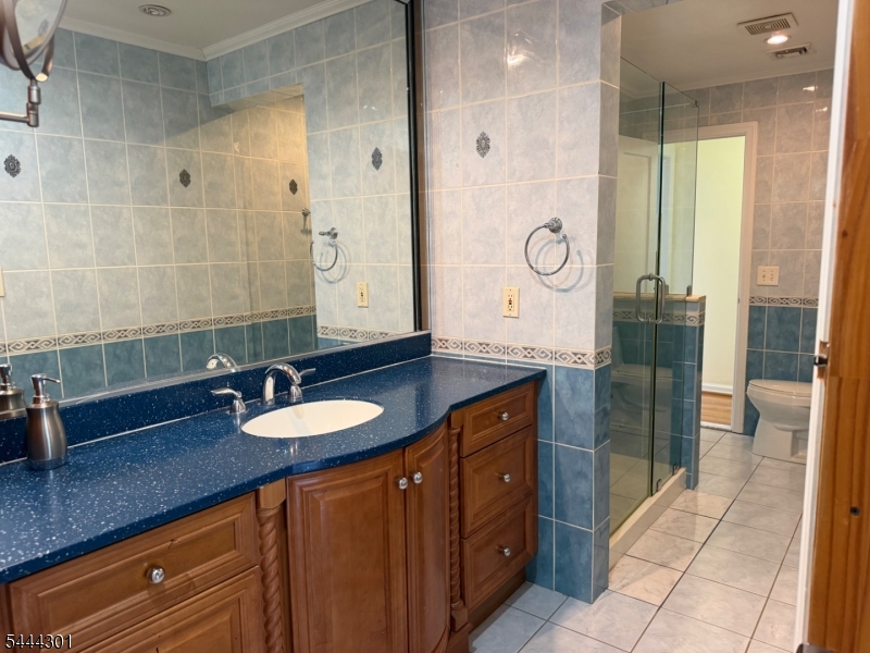 159 Sherwood Ave Property Photo 5