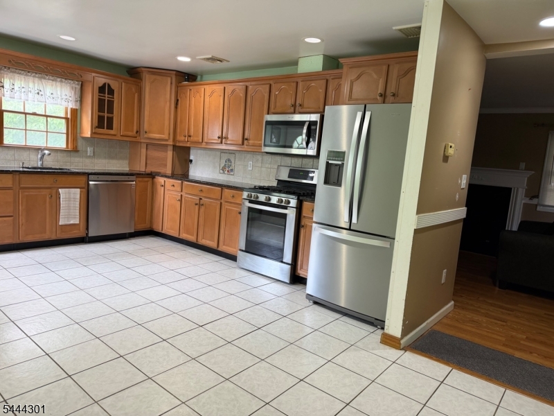 159 Sherwood Ave Property Photo 20