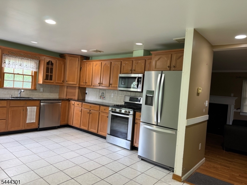 159 Sherwood Ave Property Photo 22