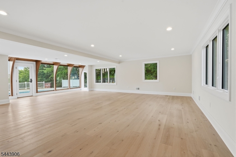 180 Roundtop Rd Property Photo 6