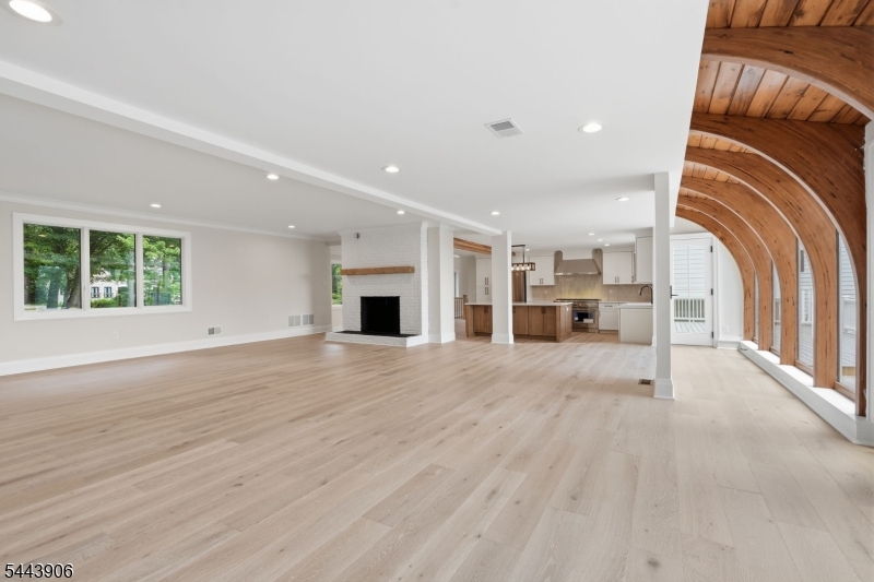 180 Roundtop Rd Property Photo 12