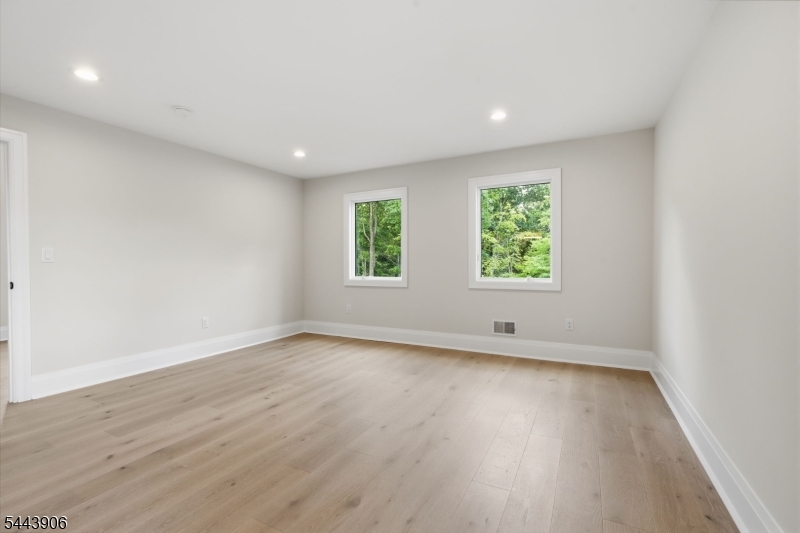 180 Roundtop Rd Property Photo 15