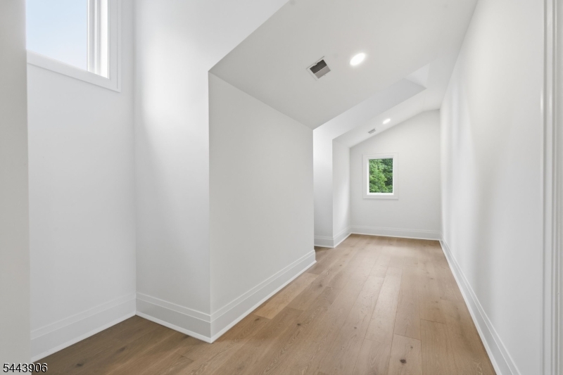 180 Roundtop Rd Property Photo 34