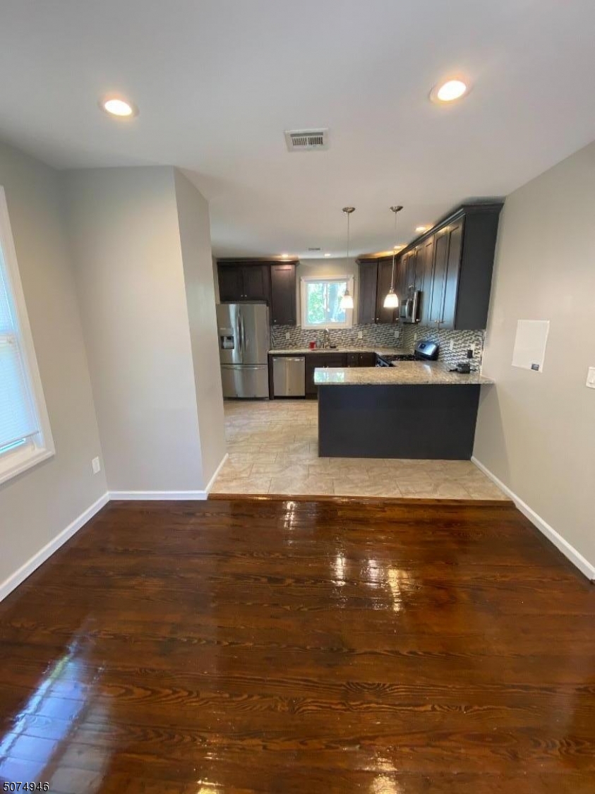 23 Walnut Ter Property Photo 4