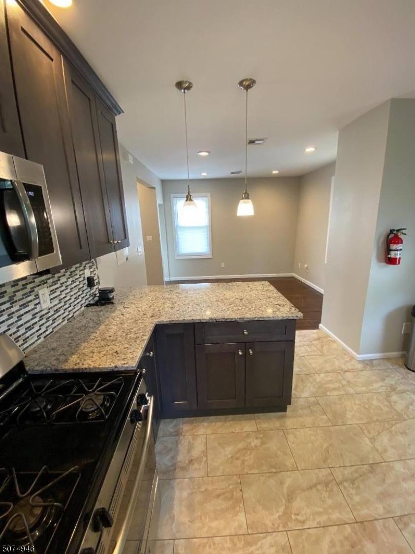 23 Walnut Ter Property Photo 8