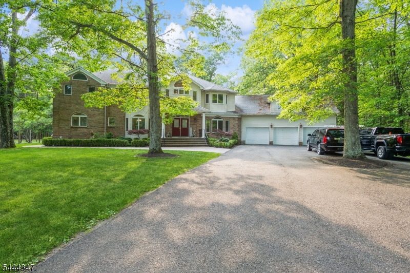 5 Ramapo Ct Property Photo 1