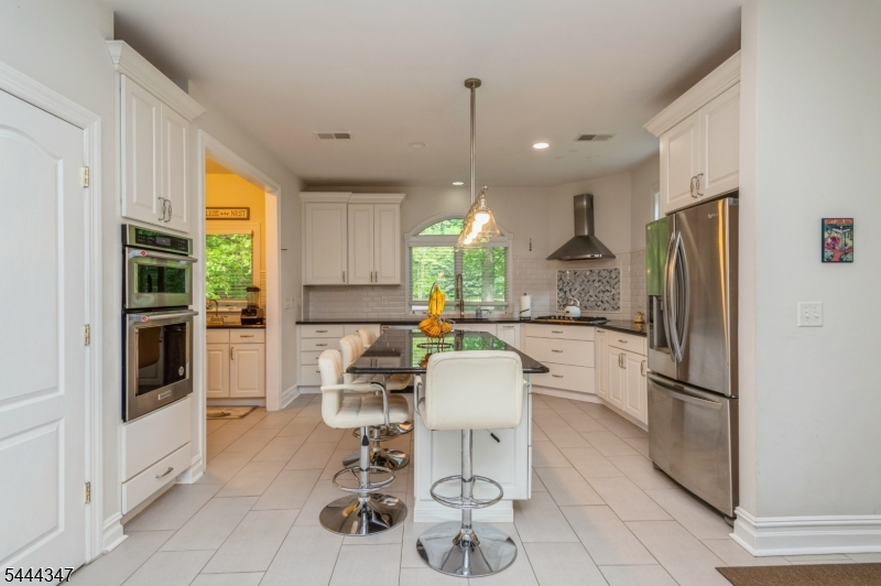 5 Ramapo Ct Property Photo 7