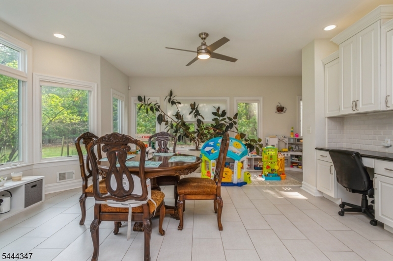 5 Ramapo Ct Property Photo 9