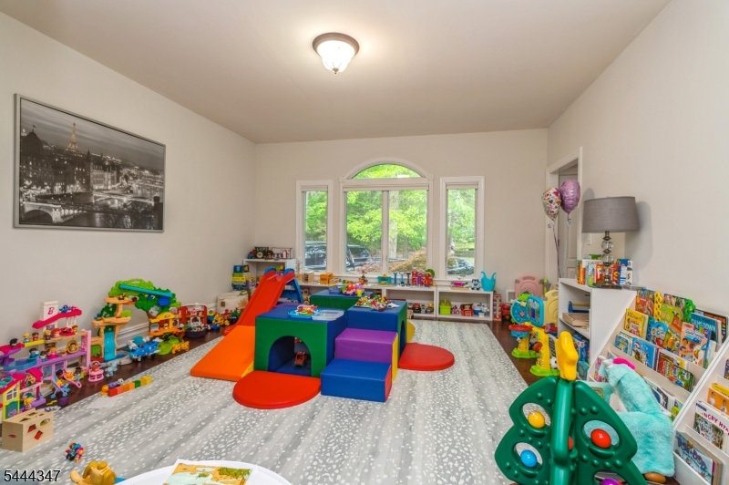 5 Ramapo Ct Property Photo 10