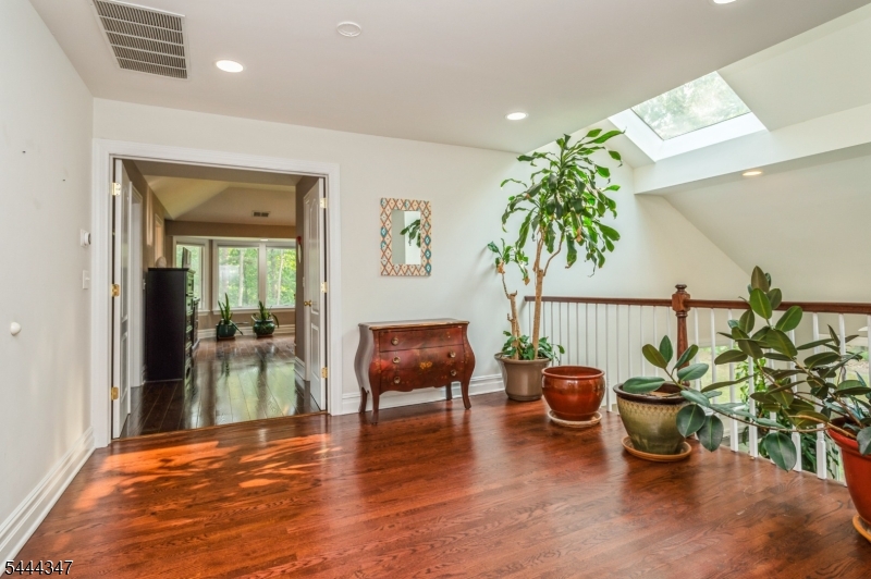 5 Ramapo Ct Property Photo 13
